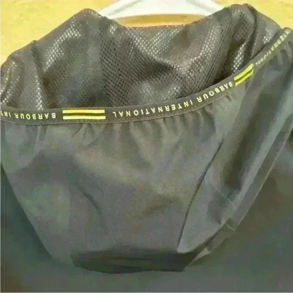 Barbour International Boys Waterproof "Grange
Parka" Black Size XXS (2/3 Years) - Picture 12 of 15